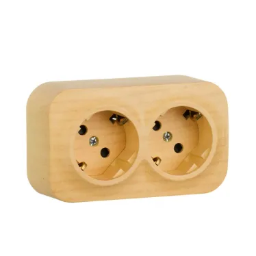 Quteo розетка двойная с заземлением с защитными шторками -16 A- 250 В IP 20 - Дерево