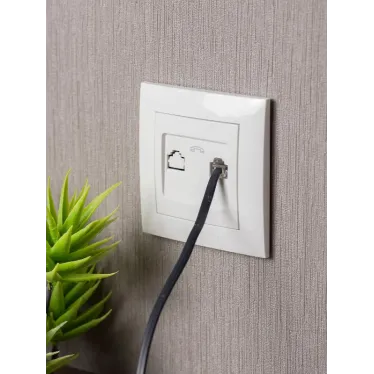 Валенсия розетка телефонная RG-11 1-местная белая