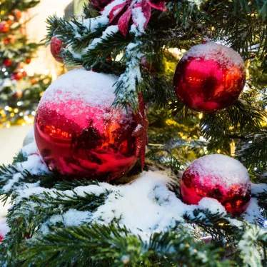 Елочная фигура "Полосатый шар", 20 см, цвет красный | 502-072 | NEON-NIGHT