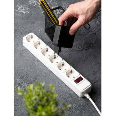 Фильтр сетевой 6x1.8м 16А/3.2кВт с выключателем с заземлением ПВС 3х1.0 Блокбастер XL PROxima