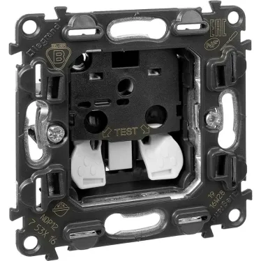 Valena IN MATIC Розетка силовая 2К 16А 250В со шторками безвинтовые зажимы