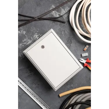 Щит распределительный навесной ЩРн-9з IP31 220х300х120 с замком