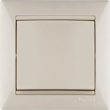 VALENA Переключатель одноклавишный промежуточный в рамку слоновая кость