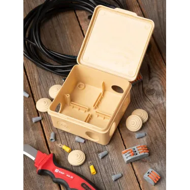 Коробка распаячная КМР-030-014 с крышкой (103х103х55), 8 мембранных вводов светлое дерево IP54 PROxima