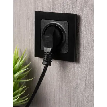 Стокгольм Механизм Розетки 1-местной с/з 16А черный с защ. штор.