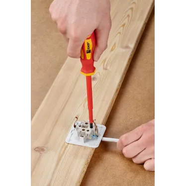 Отвертка Master SL5.5x125 мм 1000В Basic