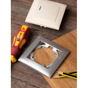 Валенсия Рамка 1-местная сталь