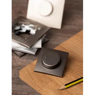 Валенсия лицевая панель светорегулятора 600W 220В графит