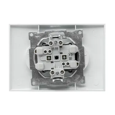 Валенсия розетка 2-местная б/з 10А белая с защ. штор.