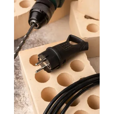 Вилка угловая каучуковая с кольцом 230В 2P+PE 16A IP44 PROxima