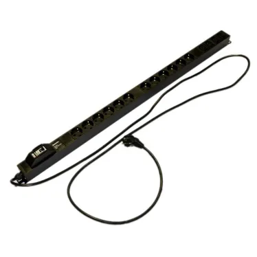 Блок розеток. 12 розеток Schuko. 4 розетки IEC320 C13. автоматическ.выключатель 1-полюсн.. защита от перенапряжен.. кабель питания 2.5м (3х1.5мм2) с вилкой Schuko 16A. 250В. 950x44.4x44.4мм (ДхШхВ). корпус алюминий. черный