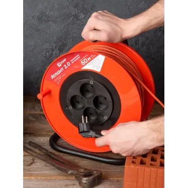 Удлинитель на катушке Атлант 2.0 4 гнезда 50м без заземления ПВС 2x0.75 6А/1.3кВт PROxima