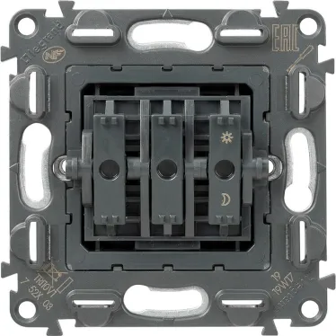 Valena IN MATIC Выключатель трехклавишный 10АХ 250В Винтовые зажимы