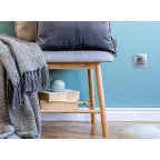 VALENA Розетка с заземлением в рамку алюминий