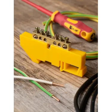 Шина 0 N (6х9мм) 6 отверстий латунь желтый изолятор на DIN-рейку PROxima