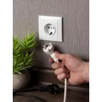 Валенсия розетка 1-местная с/з 16А белая с защ. штор.