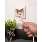 Розетка одноместная СП с заземлением Минск с крышкой 16А бежевая с защитными шторками