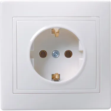КВАРТА Розетка с заземлением без шторок белая в сборе