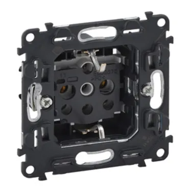 Valena IN MATIC Розетка силовая 2К+З 16А 250В винтовые зажимы