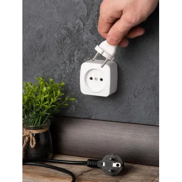 Розетка Минск одноместная ОП 10А без заземления белая