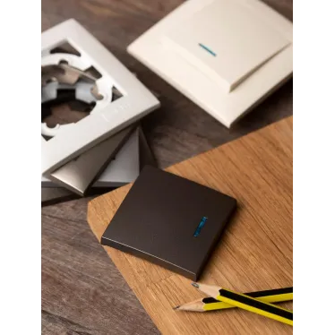 Валенсия лицевая панель выключателя 1-кл. с индикатором 10А графит