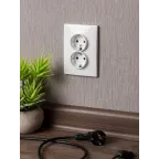 Валенсия розетка 2-местная с/з 16А белая с защ. штор.