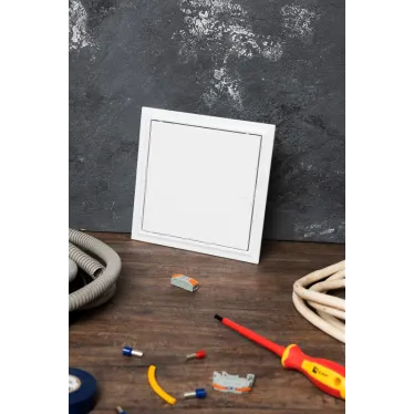 Люк ревизионный пластик с нажимным замком 200х200 Basic