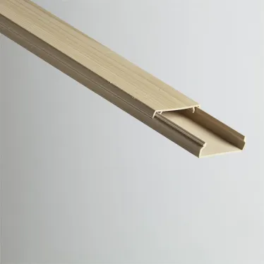 Кабель-канал 40х16х2000мм сосна на светлой основе