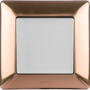 Valena LIFE Выключатель 10АХ 250В с лицевой панелью Безвинтовые зажимы Алюминий