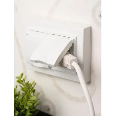 Минск Розетка 2-местная СП с/з с крышкой 16А белаяс защ. штор. IP44