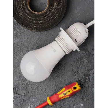 Патрон Е27 пластиковый с кольцом термостойкий пластик белый PROxima