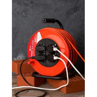 Удлинитель на катушке 'Атлант 2.0' 4 гнезда 50м с заземлением ПВС 3x1.5 16А/3.5кВт IP44 PROxima