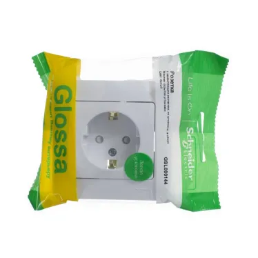 GLOSSA Розетка с заземлением со шторками в сборе белая