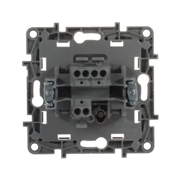 ETIKA Переключатель одноклавишный белый винтовые зажимы 10A