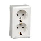 ХИТ Розетка двойная наружная белая с заземлением без шторок изолирующая пластина 16А 250В