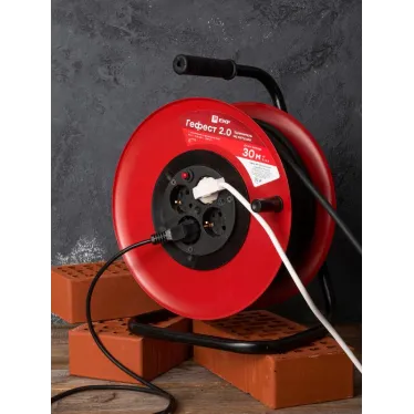 Удлинитель на катушке Гефест 2.0 4 гнезда 30м с заземлением и предохранителем КГ 3x2.5 16А/3.5кВт PROxima