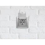 VALENA Розетка с заземлением без шторок с крышкой алюминий