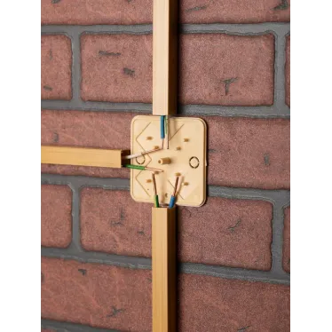 Коробка разветвительная KMP-030-030 (78х78х26) светлое дерево PROxima