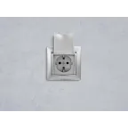 VALENA Розетка с заземлением без шторок с крышкой алюминий