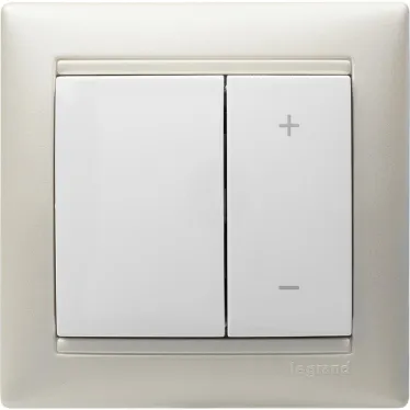 VALENA Рамка 1 пост белая/серебро