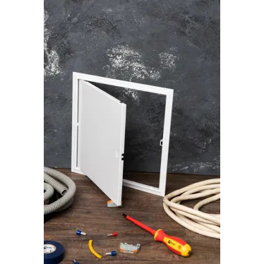 Люк ревизионный пластик с нажимным замком 300х300 Basic