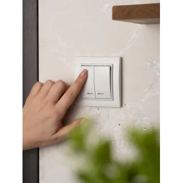 Выключатель Минск двухклавишный СП с индикатором 10А белый