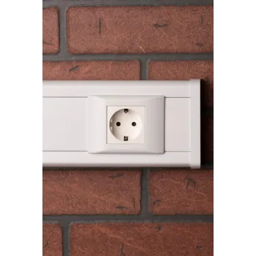 Розетка 45х45 (2 модуля), с заземлением, белая, пря мая