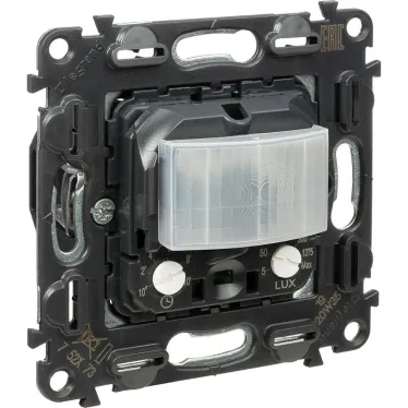 Valena IN MATIC Датчик движения 180° 400Вт с нейтралью