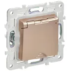 SKANDY Розетка 1-местная с заземлением с защитными шторками и крышкой 16А IP44 SK-R11Sa песочный IEK