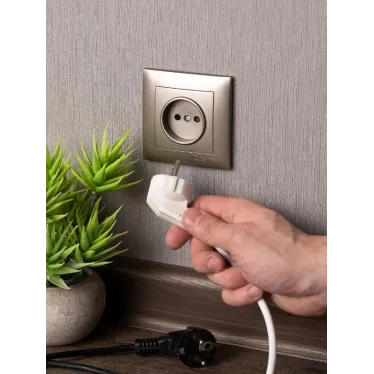 Валенсия лицевая панель розетки 1-местной б/з 10 А кашемир с защ. штор.