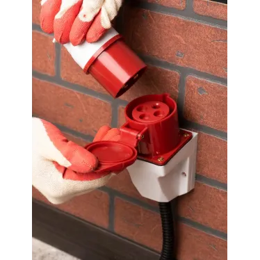 Розетка кабельная 32А 3Р+Е IP44 на поверхность 380В