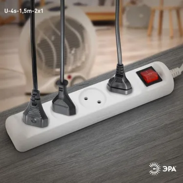 Удлинитель электрический U-4s-1,5m-2x1 без заземления c выключателем 4 розетки 1,5м ПВС 2x1мм2 10А